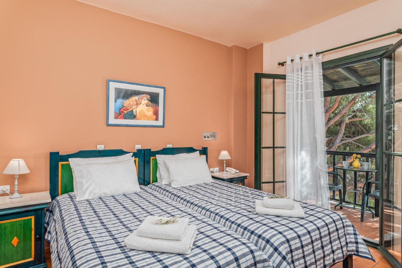 Hotel Ledra Marathókampos Eksteriør billede