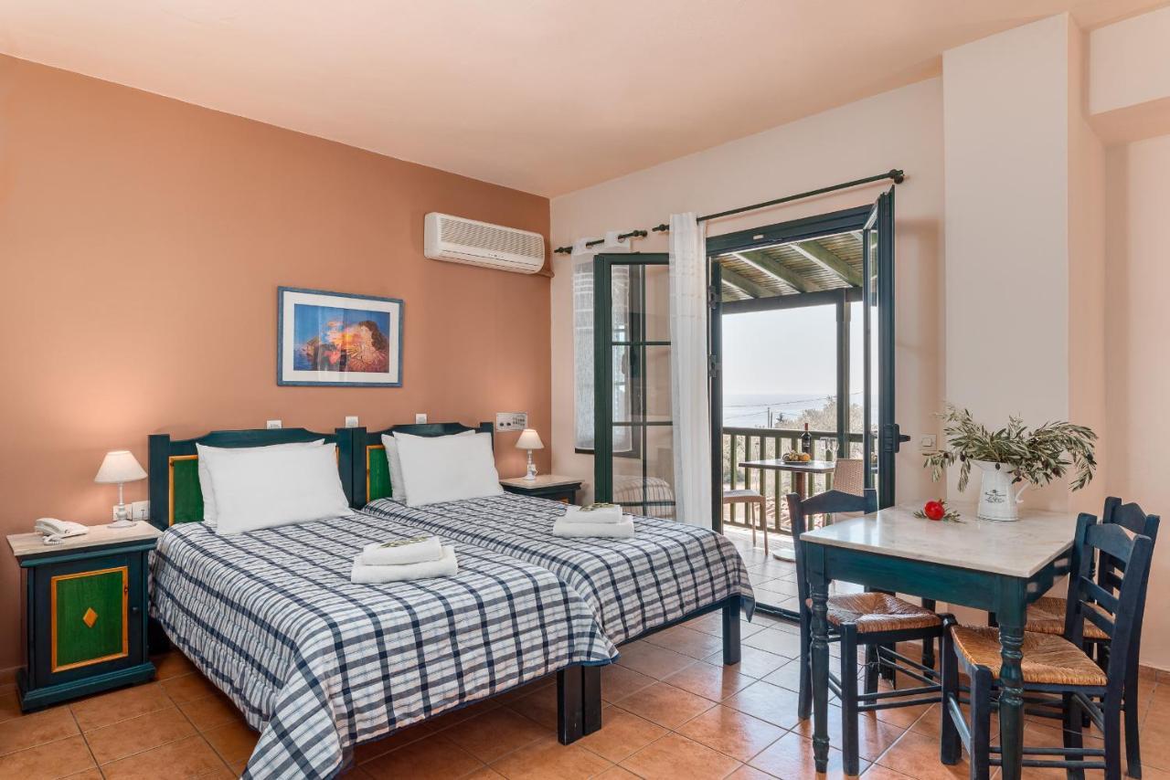 Hotel Ledra Marathókampos Eksteriør billede