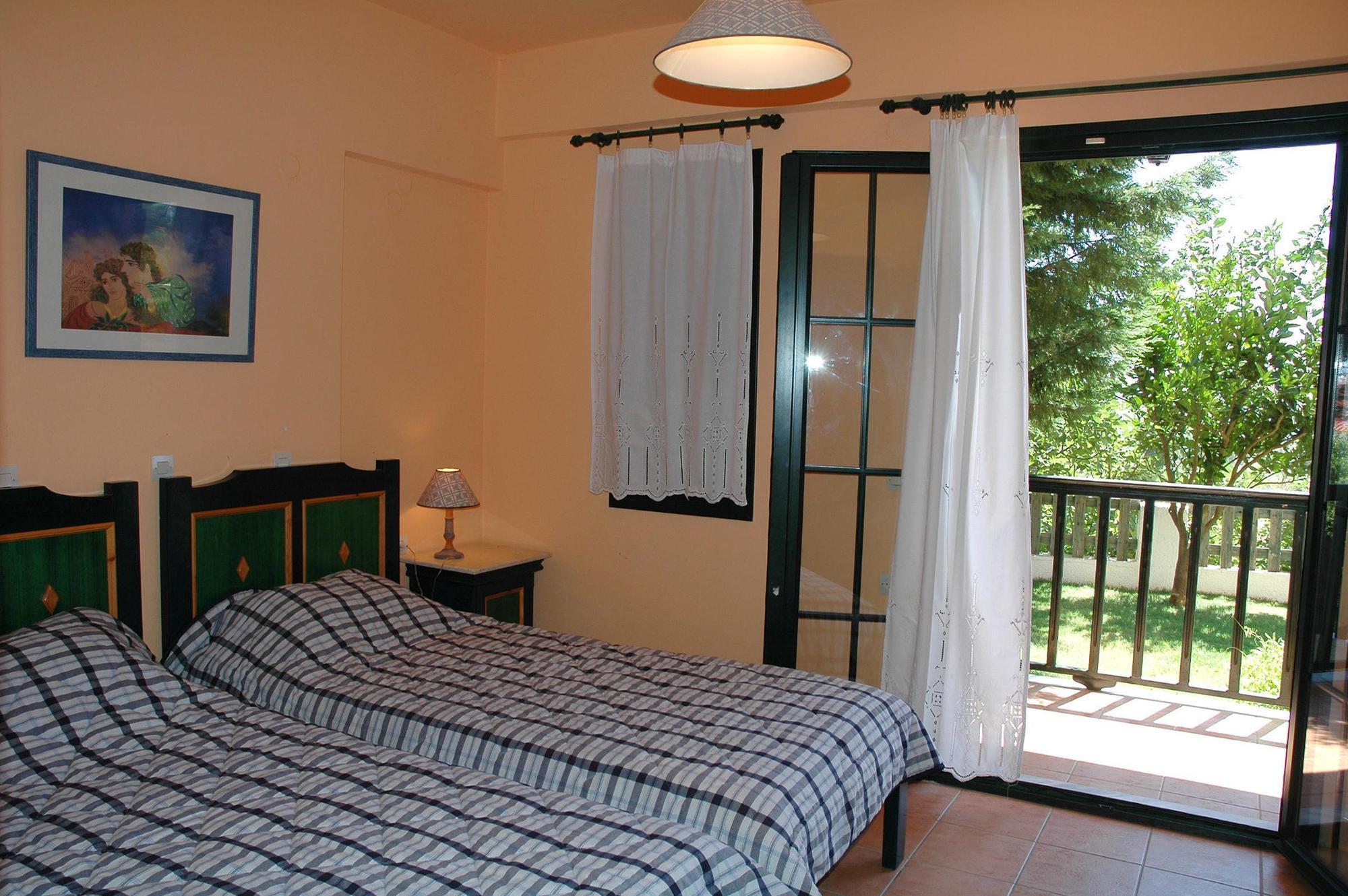 Hotel Ledra Marathókampos Eksteriør billede
